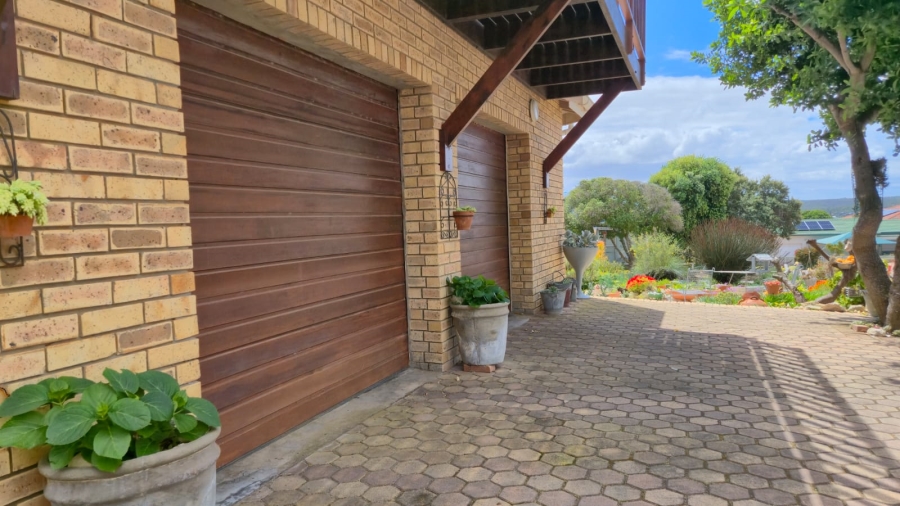 3 Bedroom Property for Sale in Stilbaai Wes Western Cape